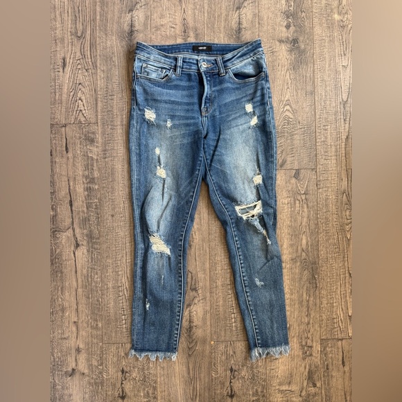 Vici Dolls Vervet Steadfast Mid-Rise Frayed Hem Jeans - Picture 2 of 5